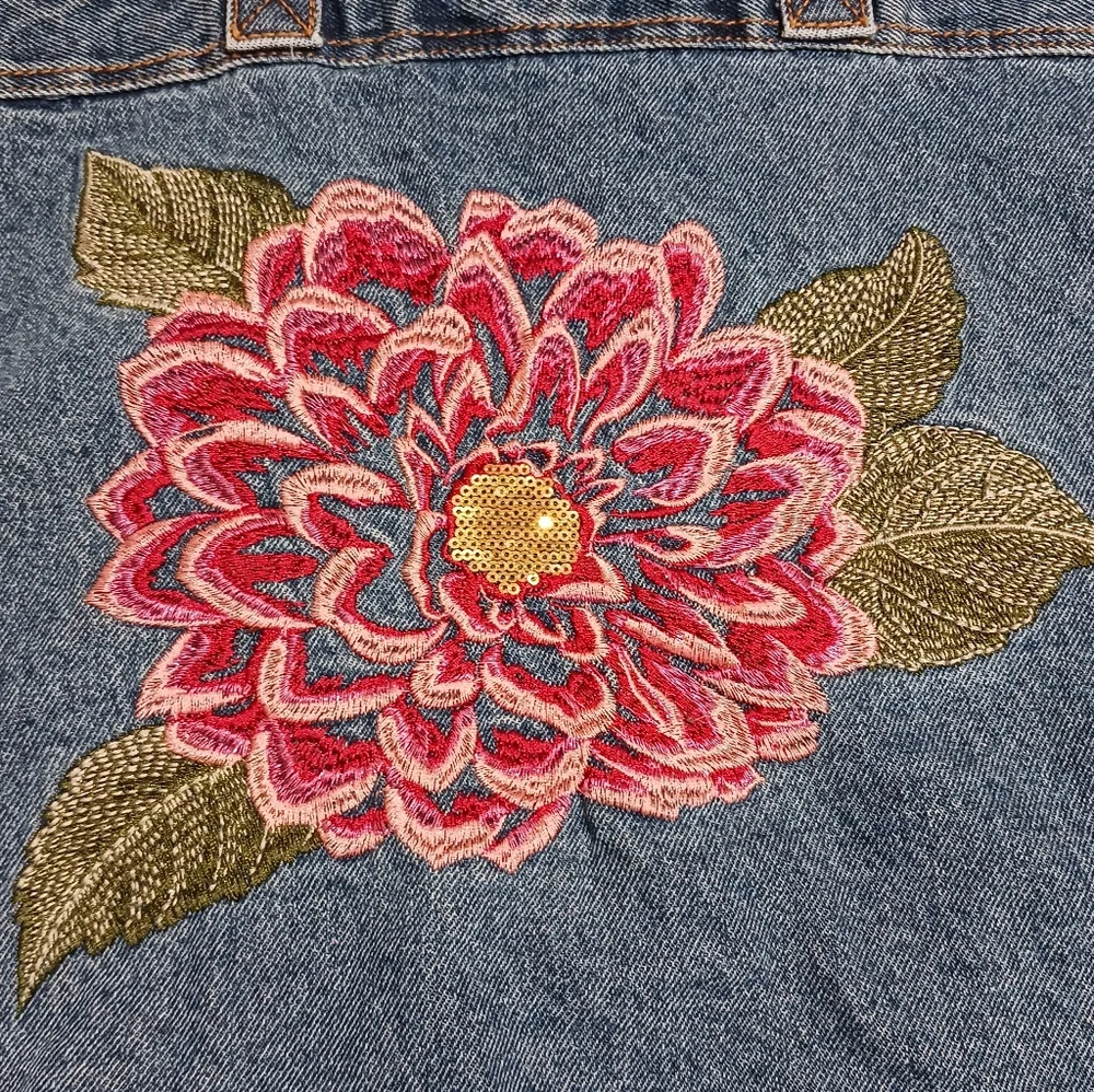 DG2 Flower Embroidered Denin Tote - Picture 4 of 7